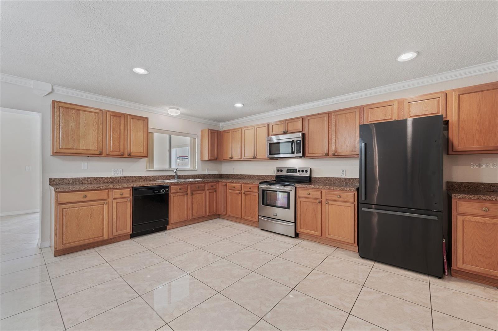 831 NEPTUNE POINTE LN
