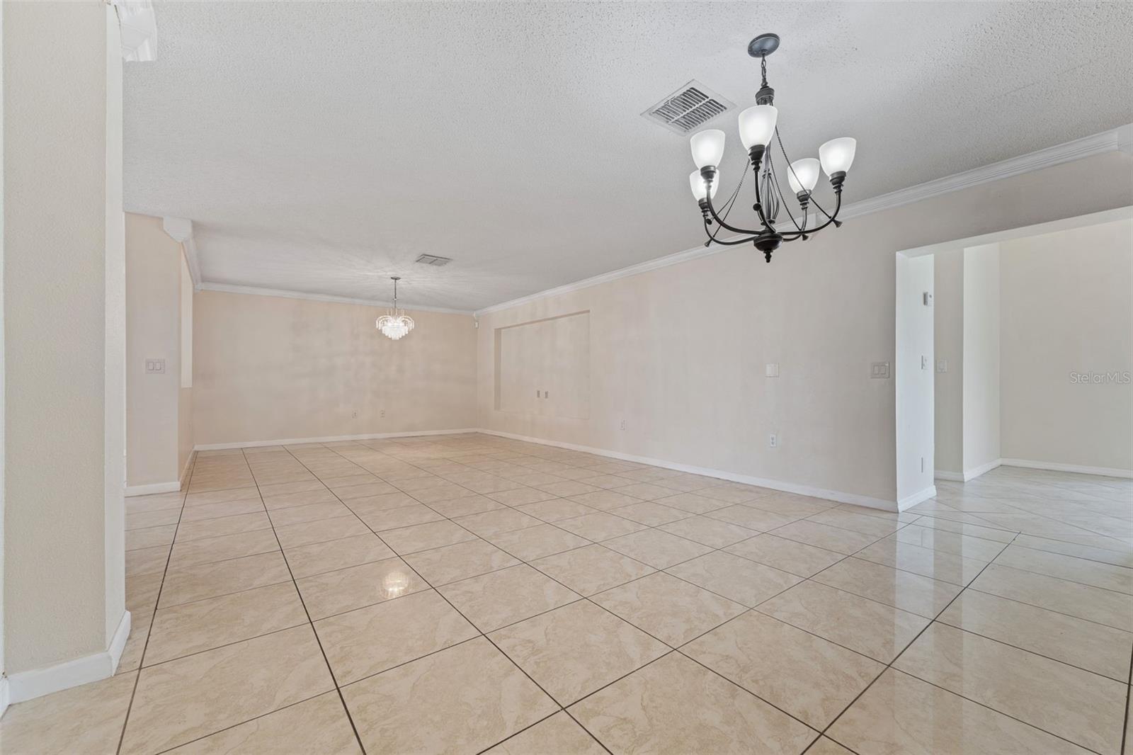 831 NEPTUNE POINTE LN