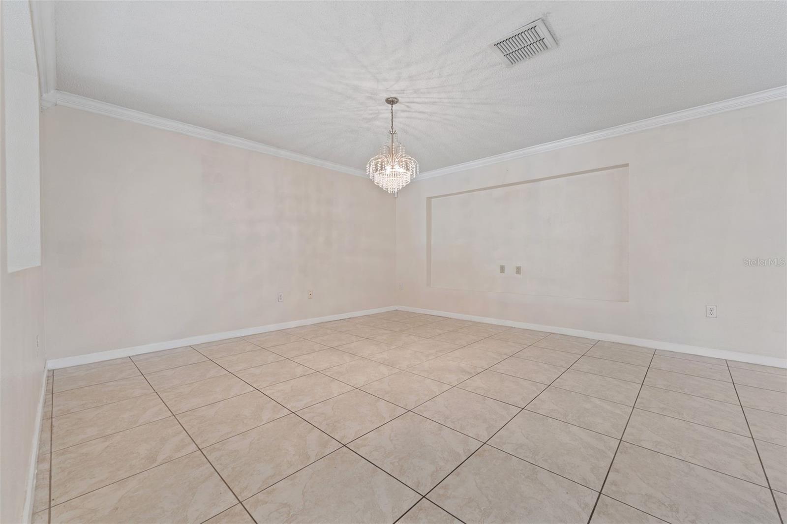 831 NEPTUNE POINTE LN