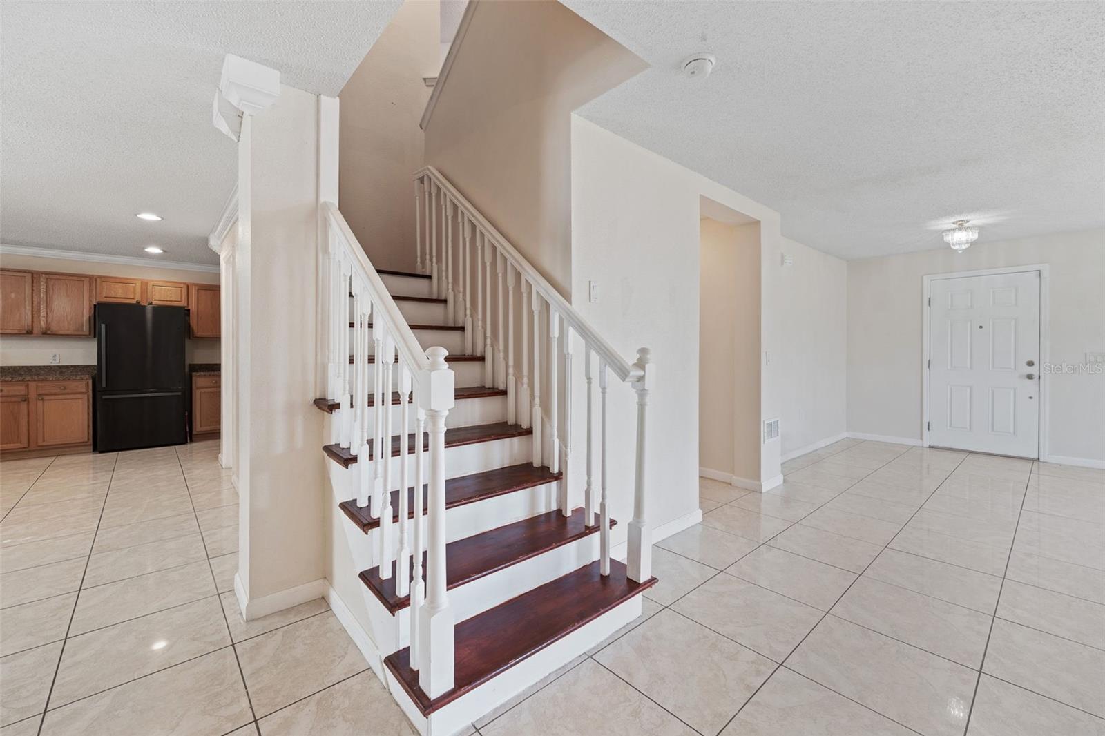 831 NEPTUNE POINTE LN