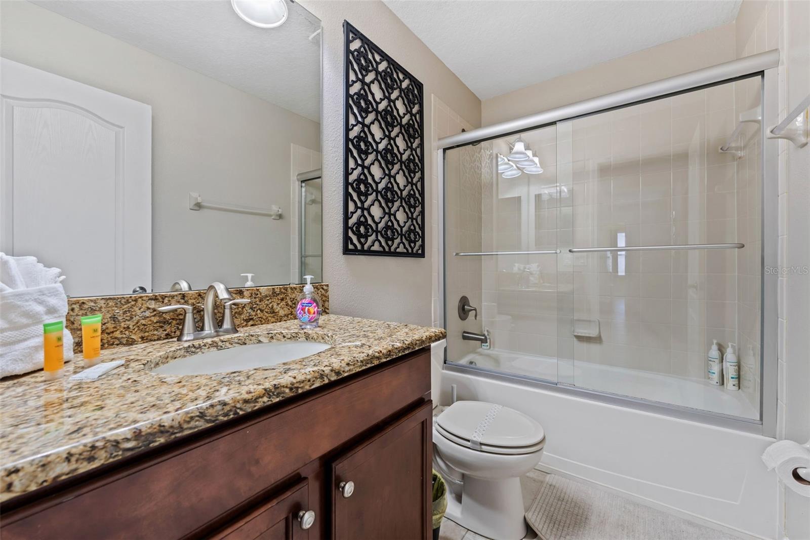 1530 MOON VALLEY DR