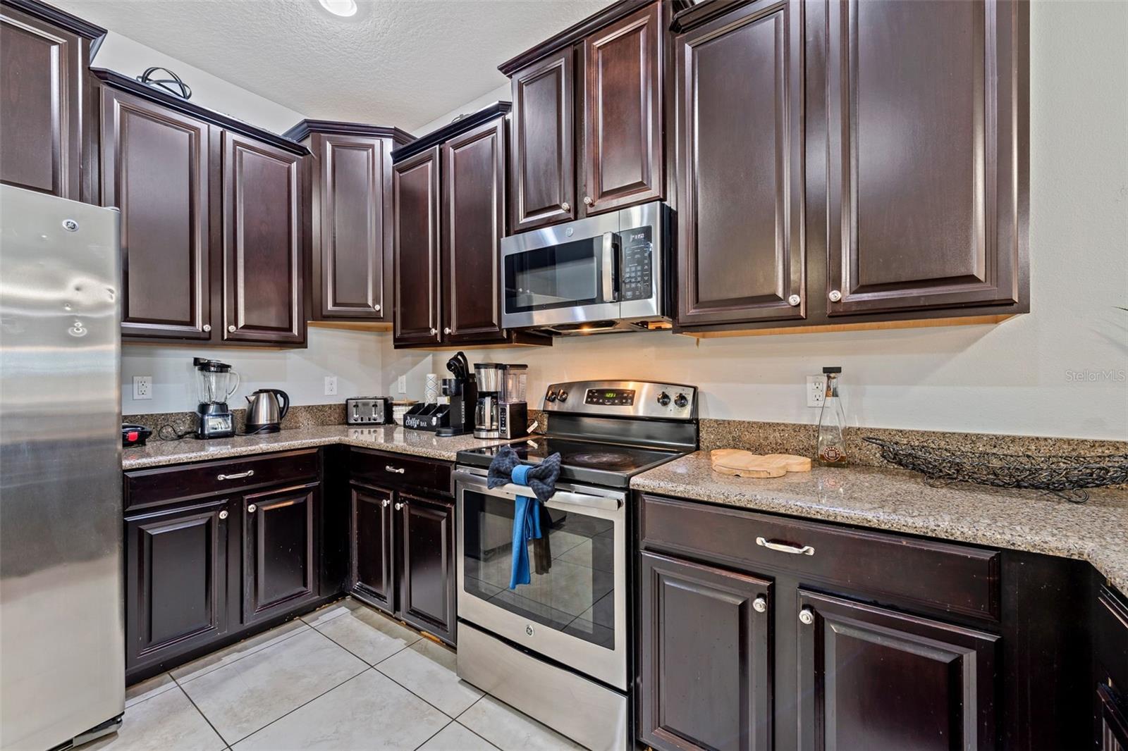 1530 MOON VALLEY DR