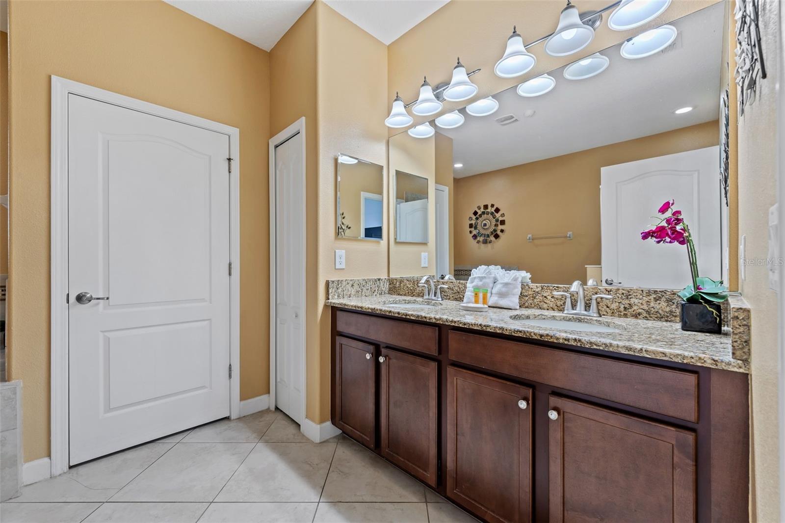 1530 MOON VALLEY DR