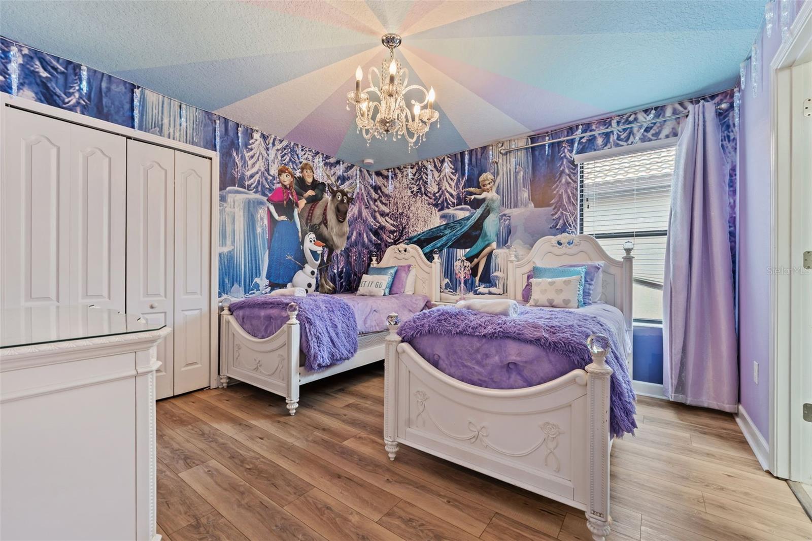1530 MOON VALLEY DR