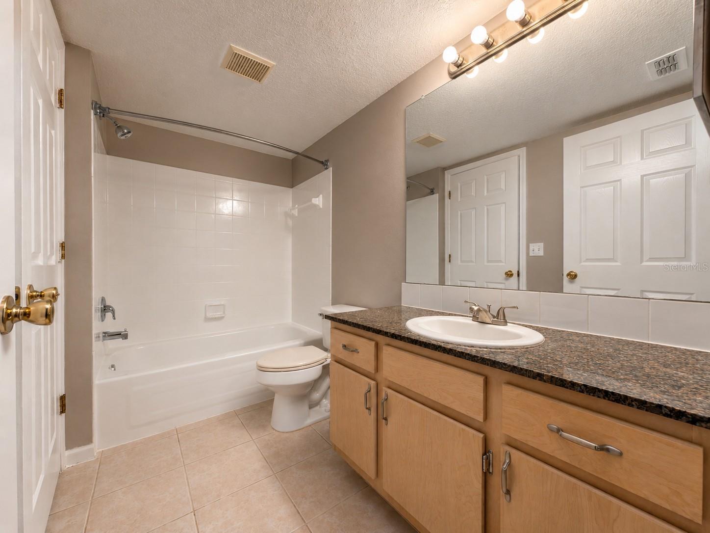 802 CREST PINES DR #836