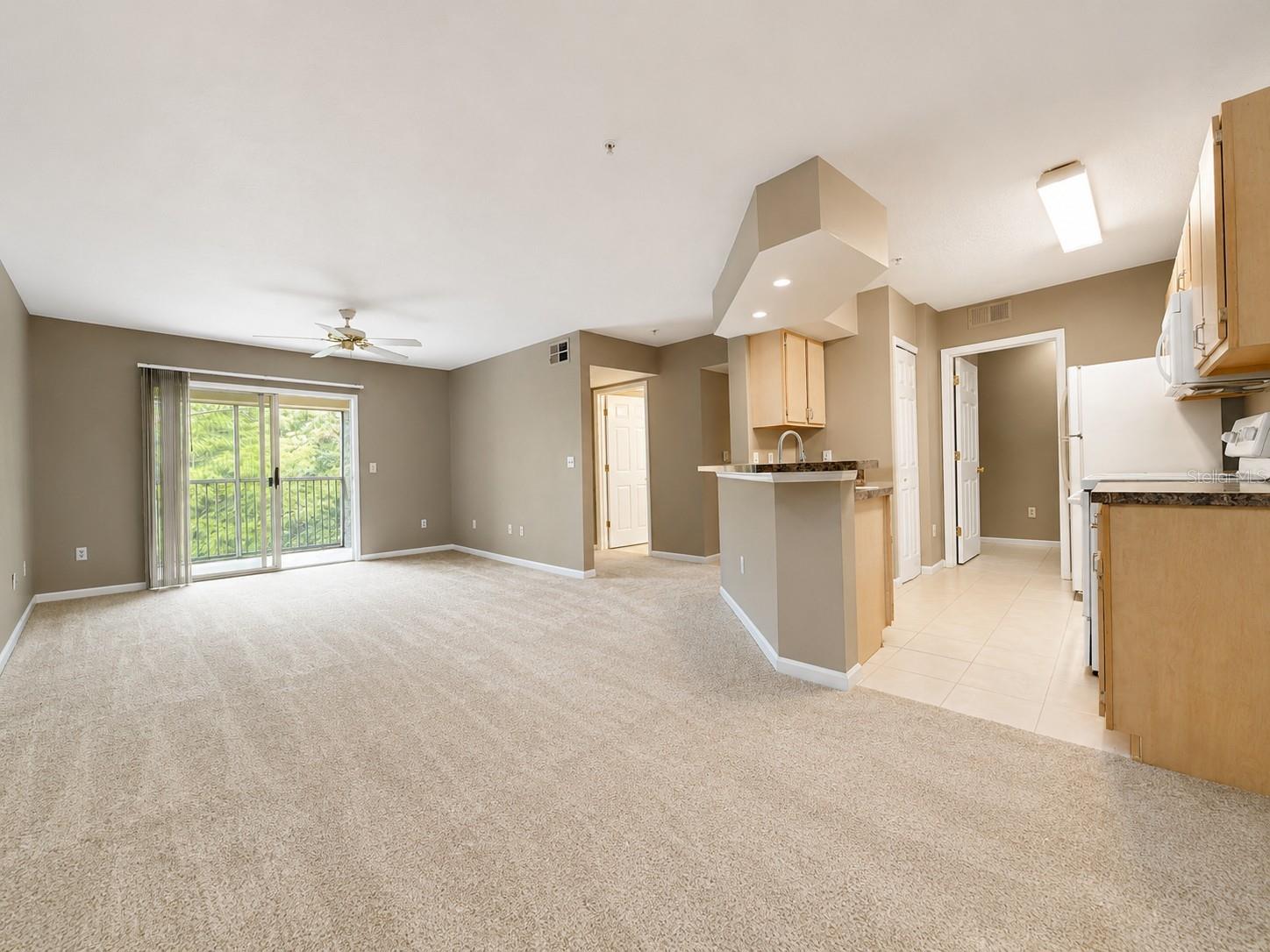 802 CREST PINES DR #836