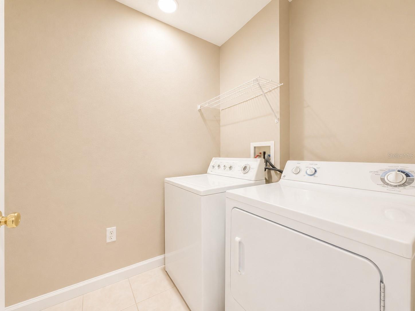 802 CREST PINES DR #836