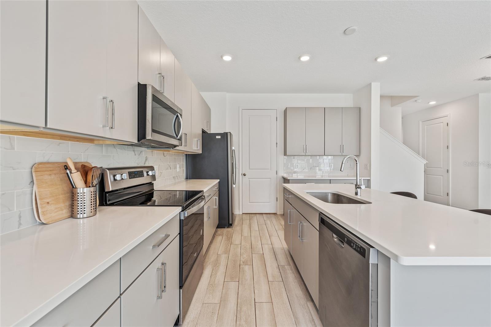 1621 SANIBEL DR
