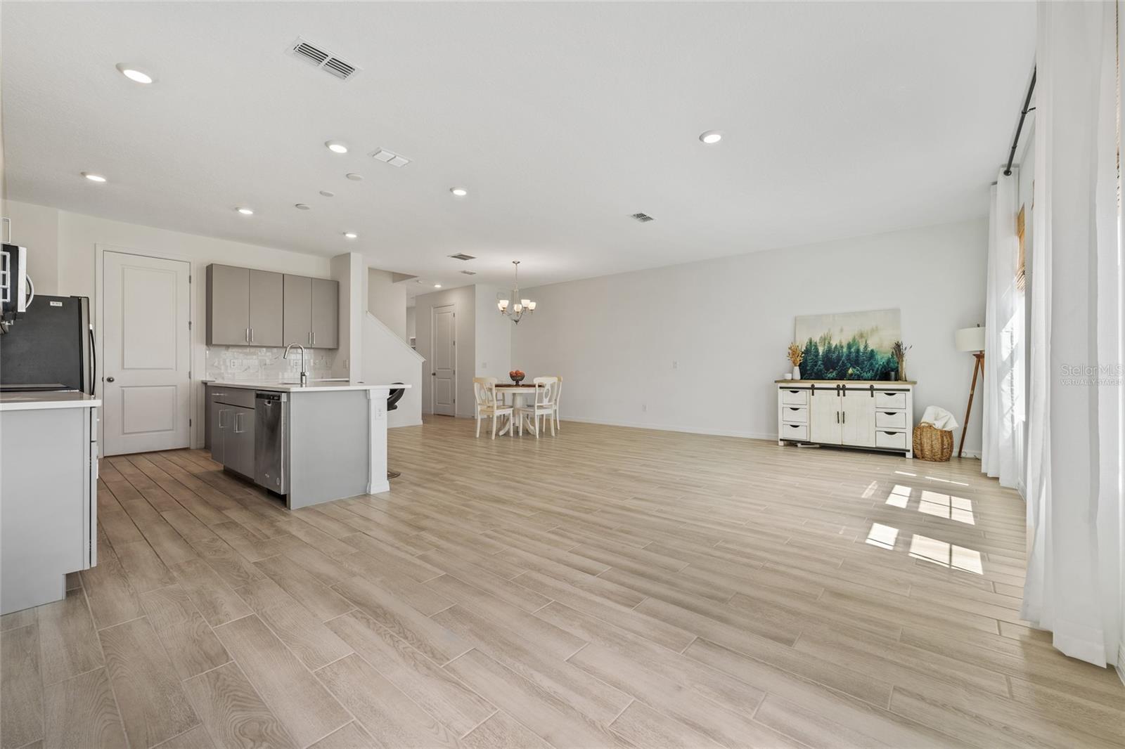 1621 SANIBEL DR
