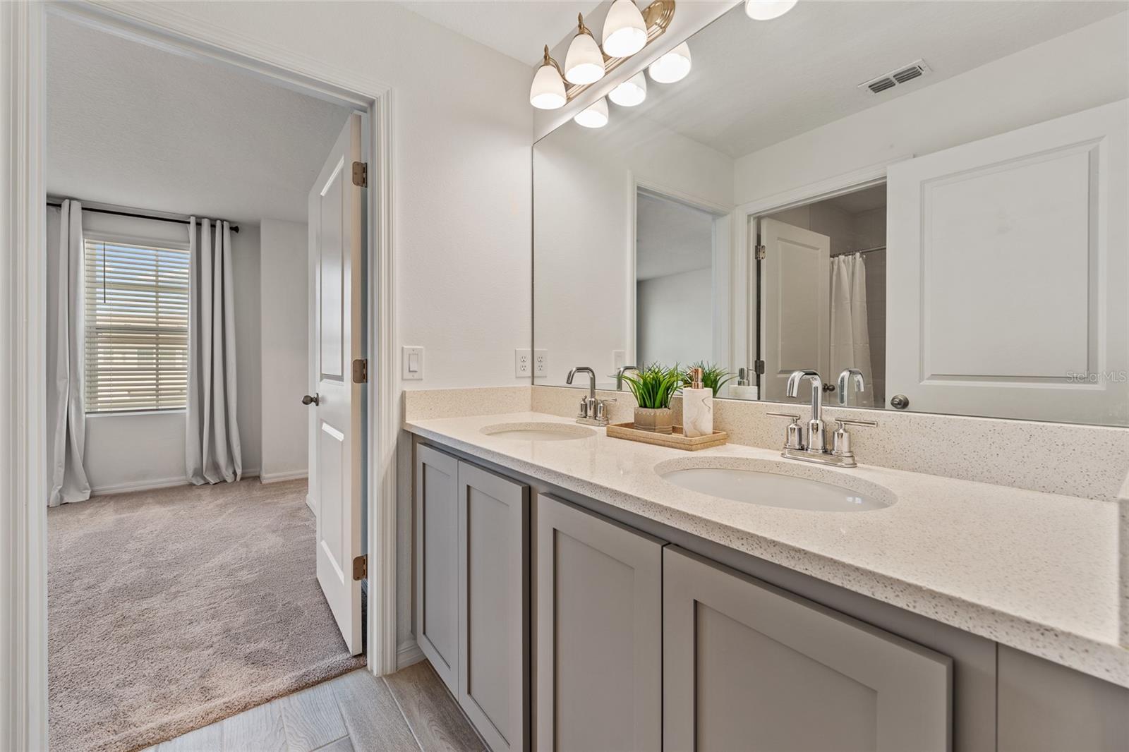 1621 SANIBEL DR