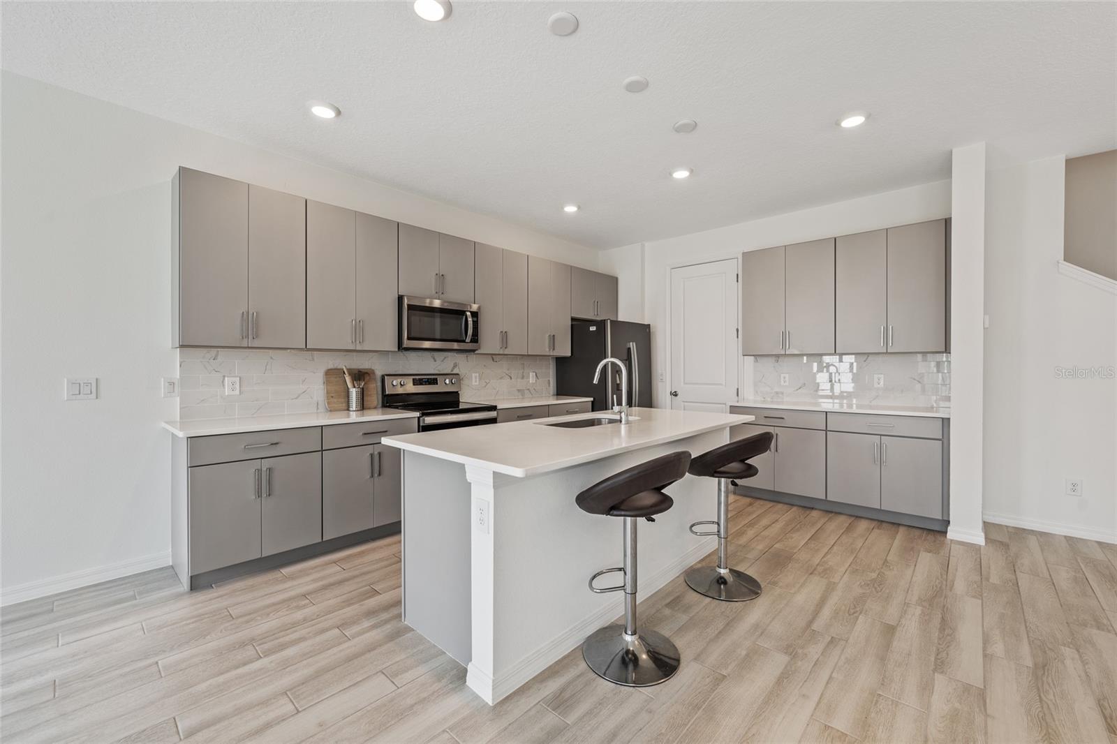1621 SANIBEL DR