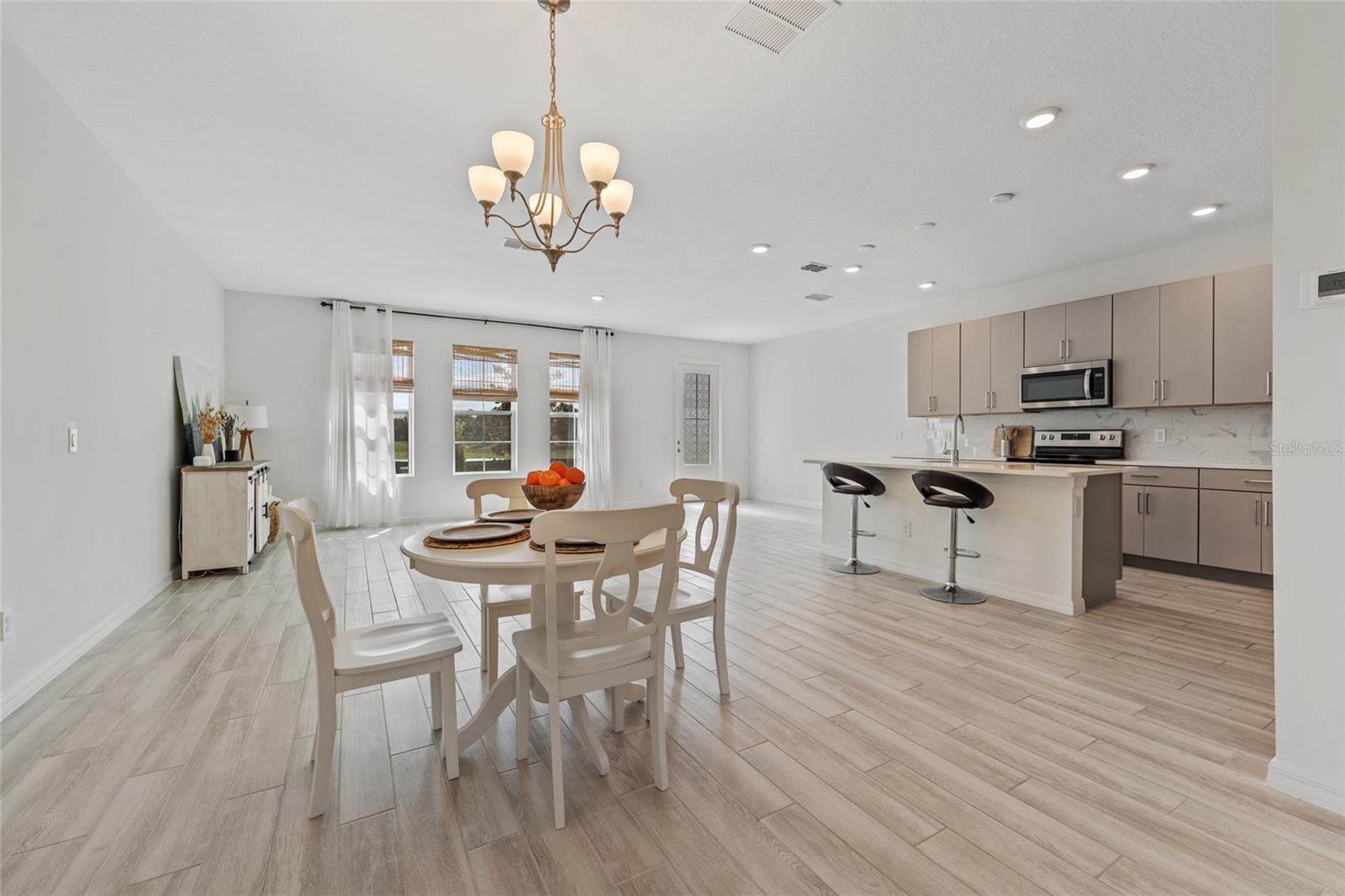 1621 SANIBEL DR