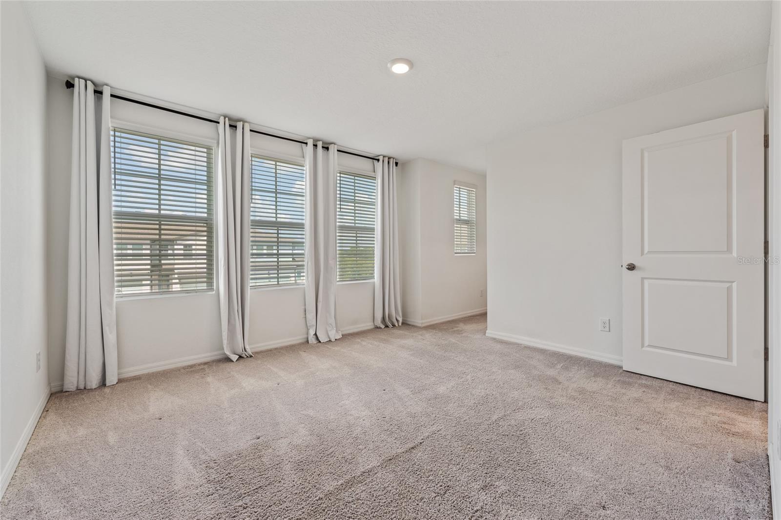 1621 SANIBEL DR