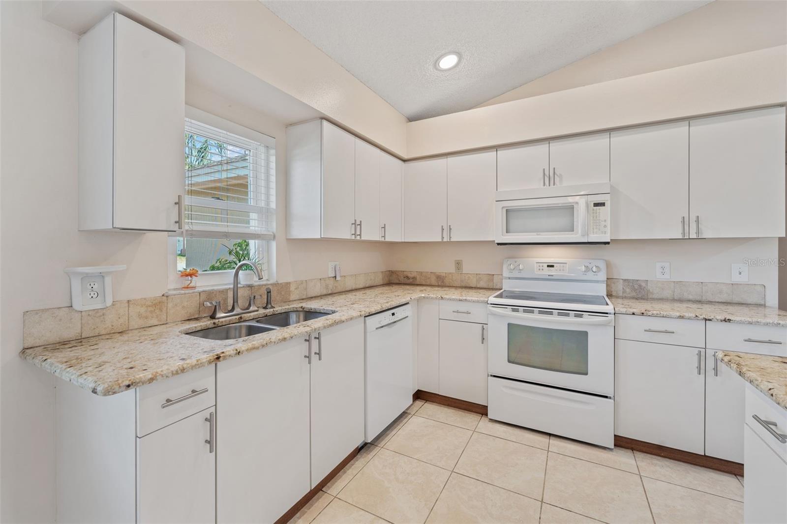 322 WINDWARD WAY