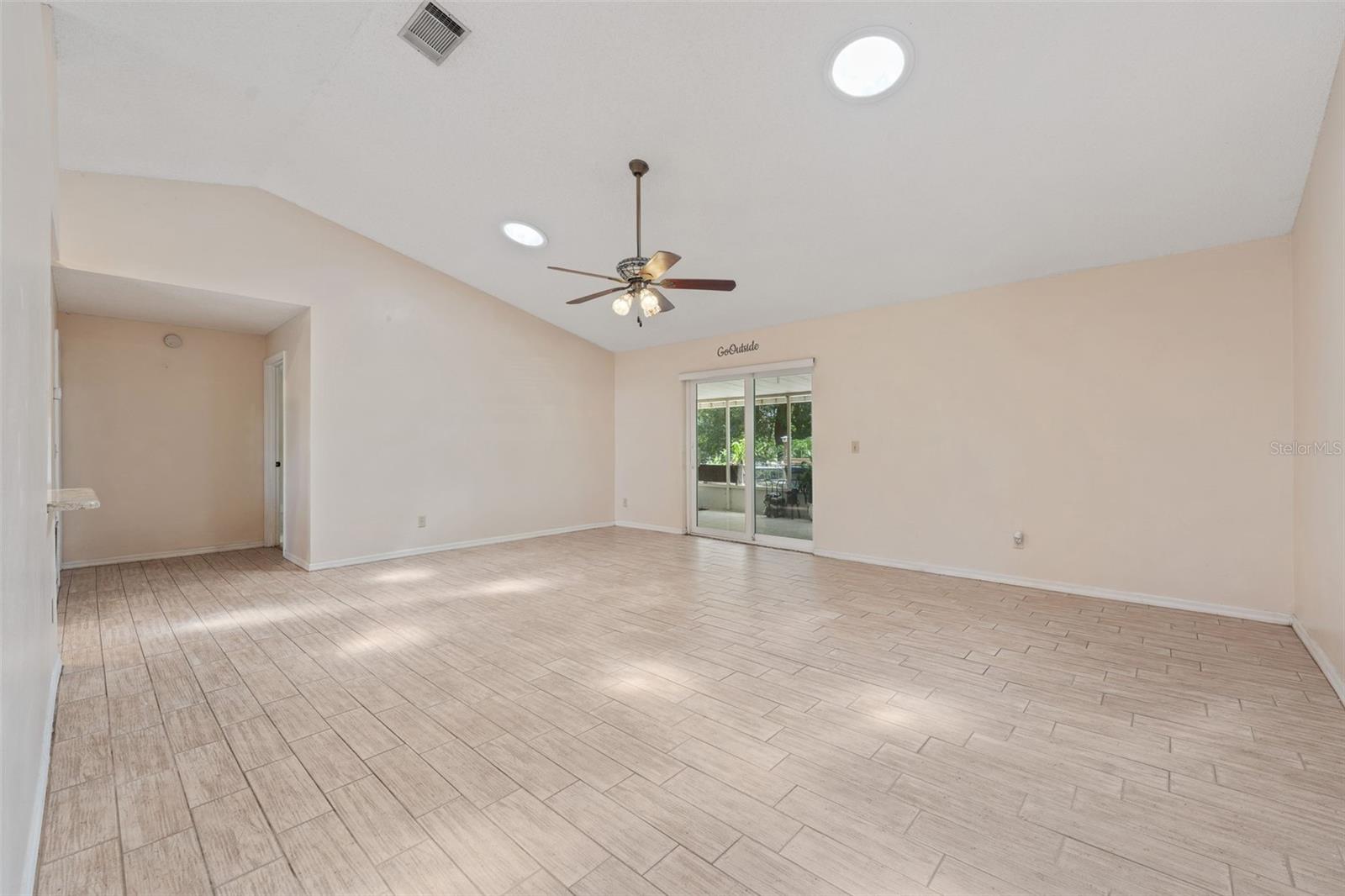 322 WINDWARD WAY