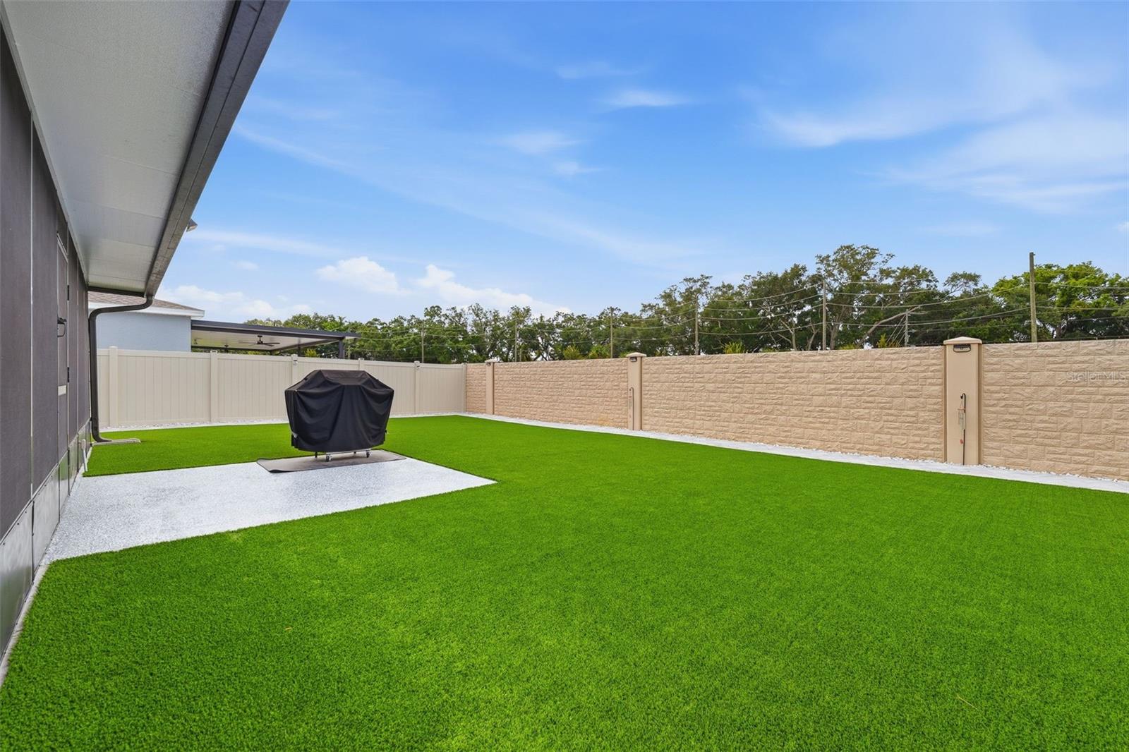 412 ADAMS ALE PL
