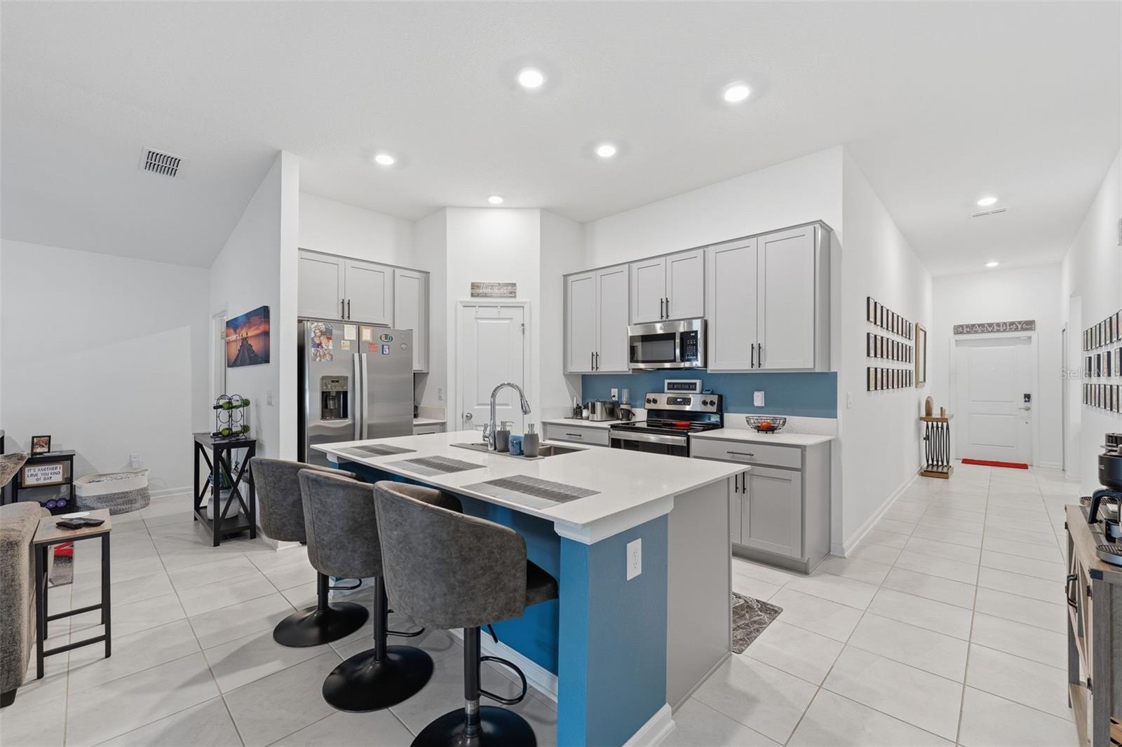 412 ADAMS ALE PL