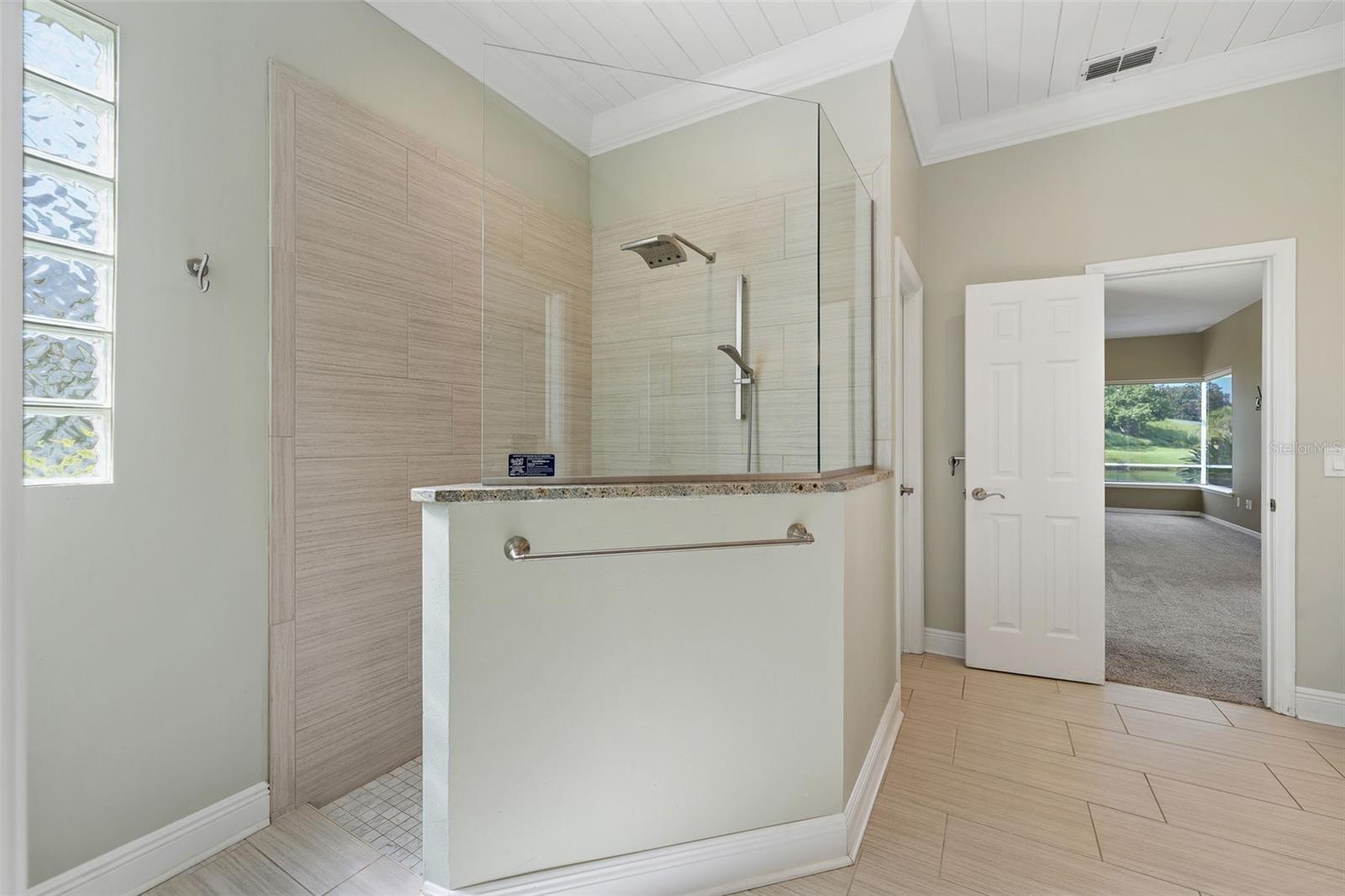 8071 CANYON LAKE CIR
