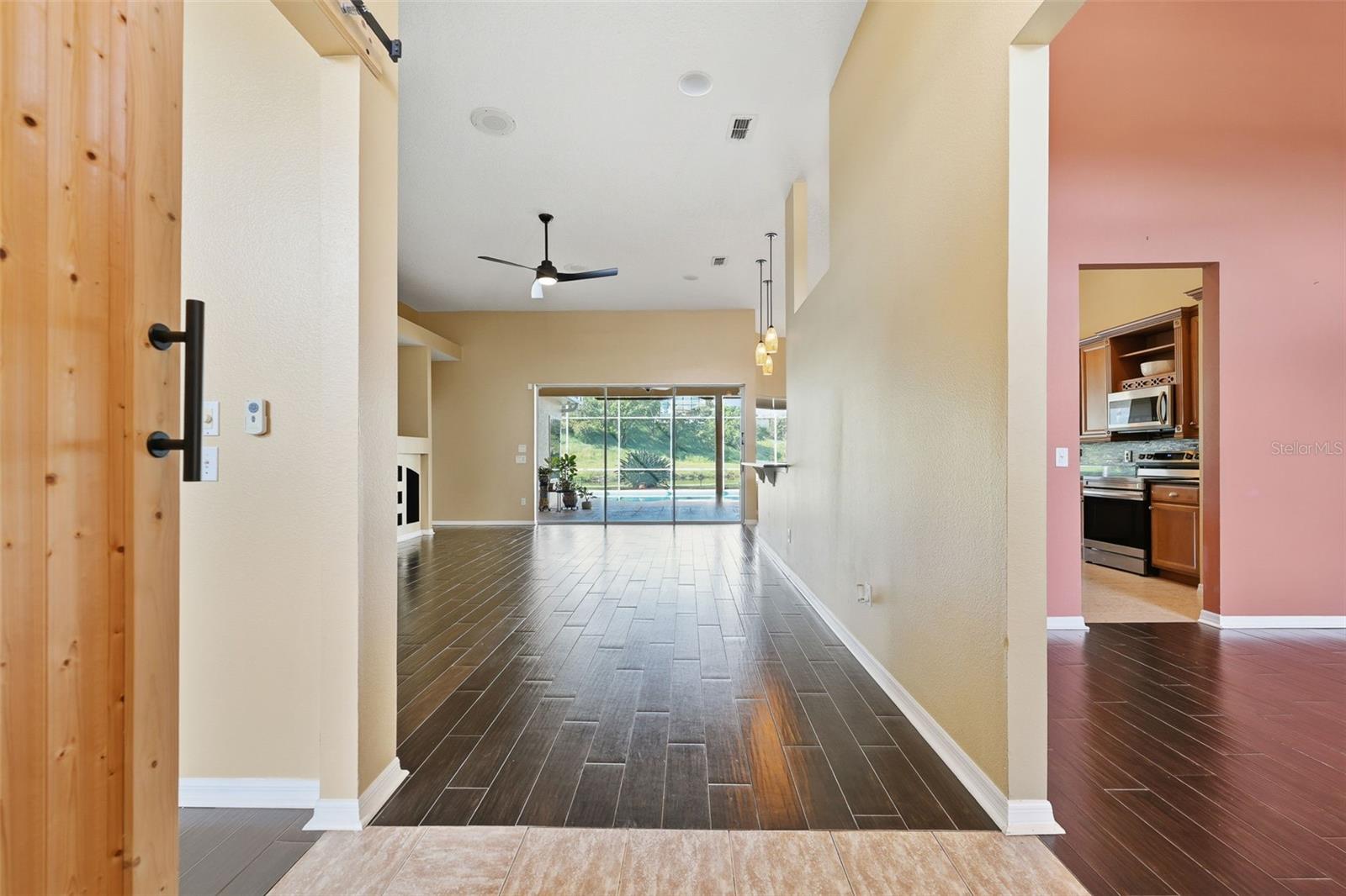 8071 CANYON LAKE CIR