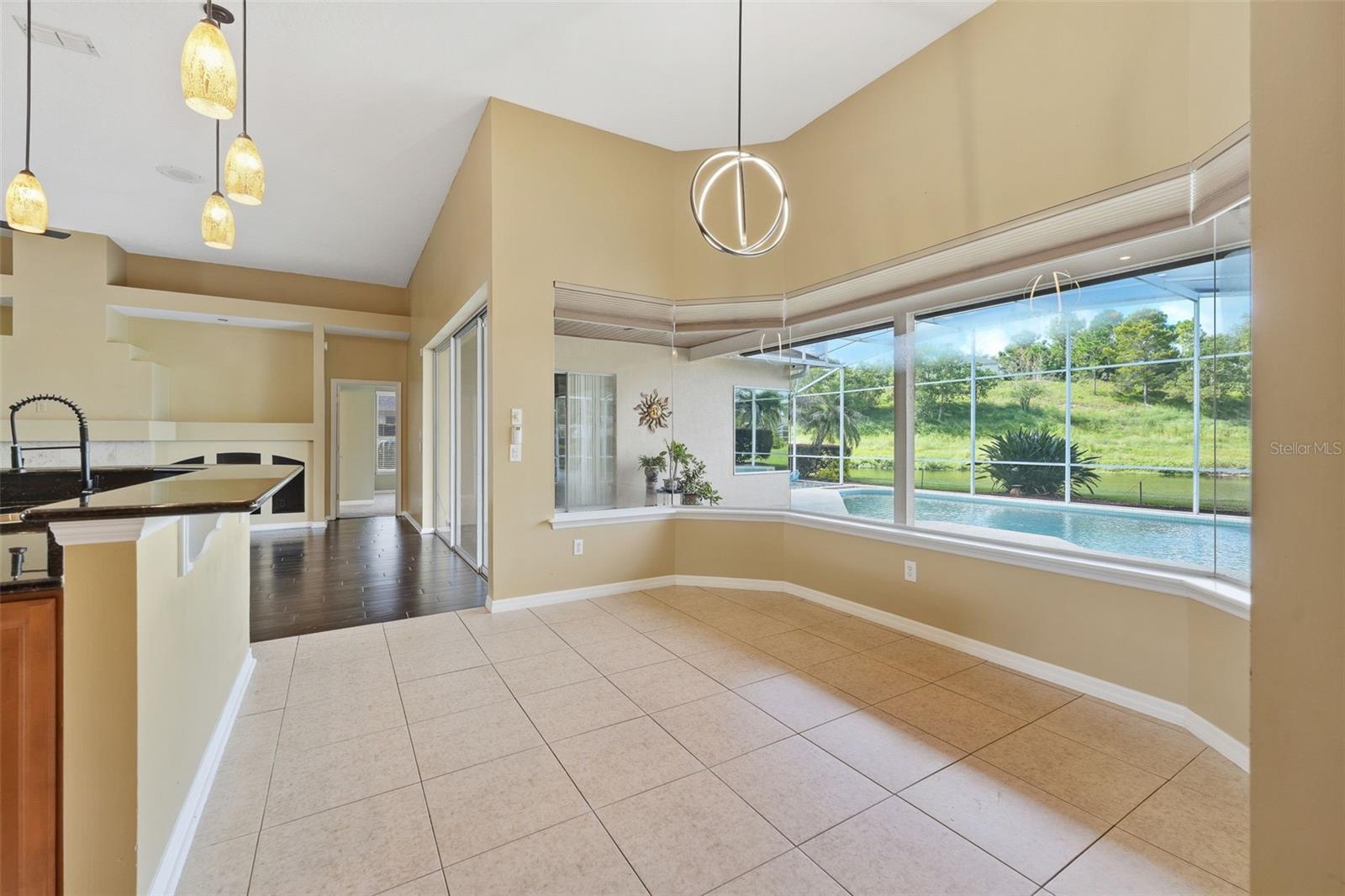 8071 CANYON LAKE CIR