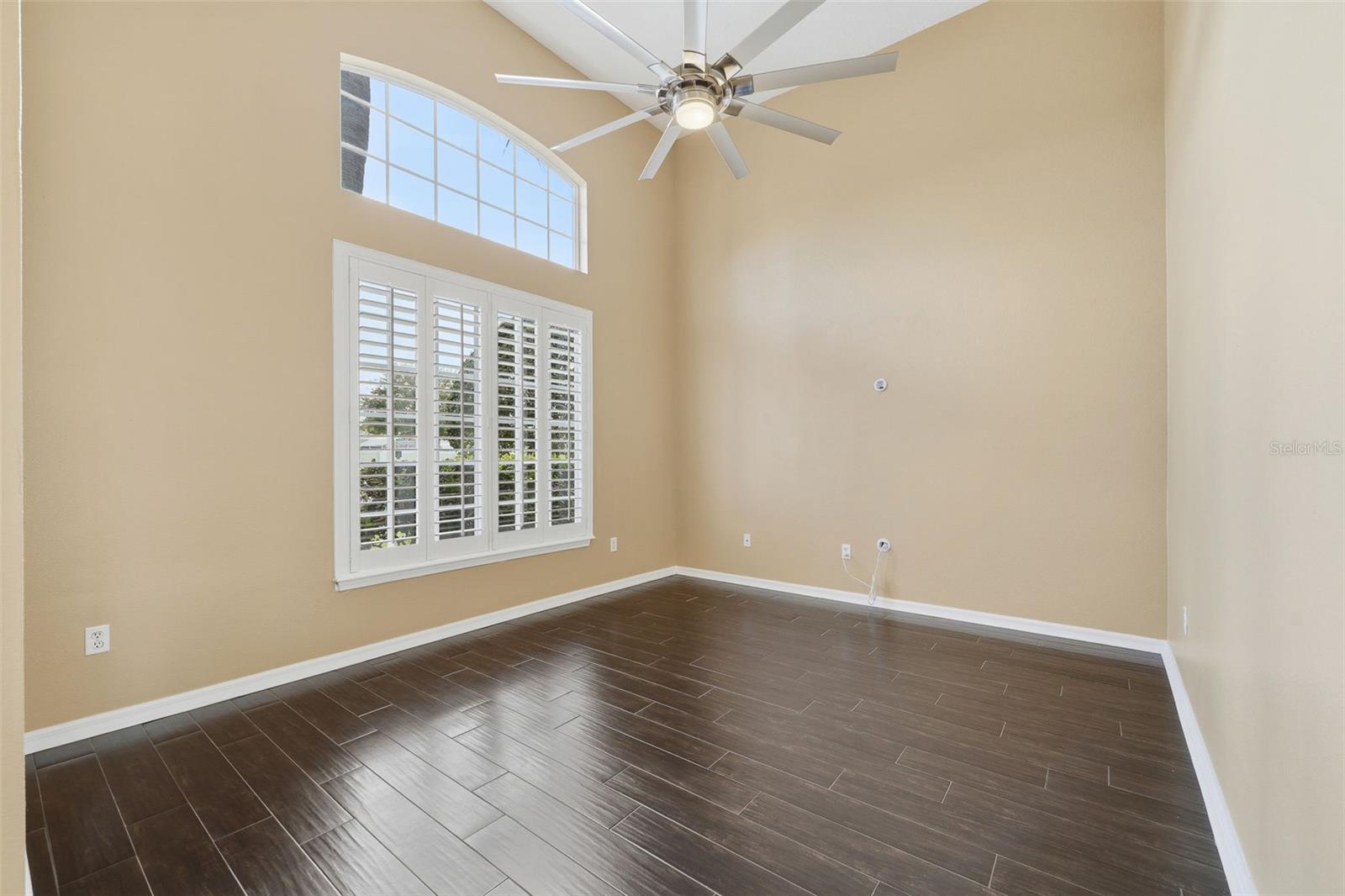 8071 CANYON LAKE CIR