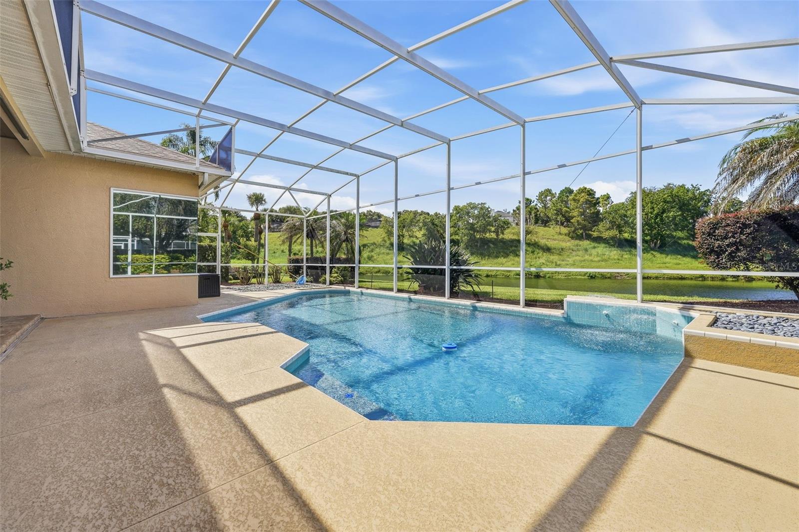 8071 CANYON LAKE CIR