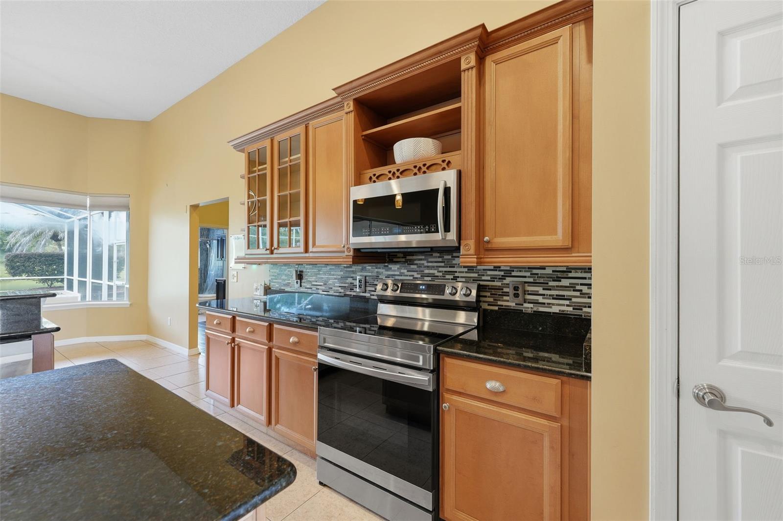 8071 CANYON LAKE CIR