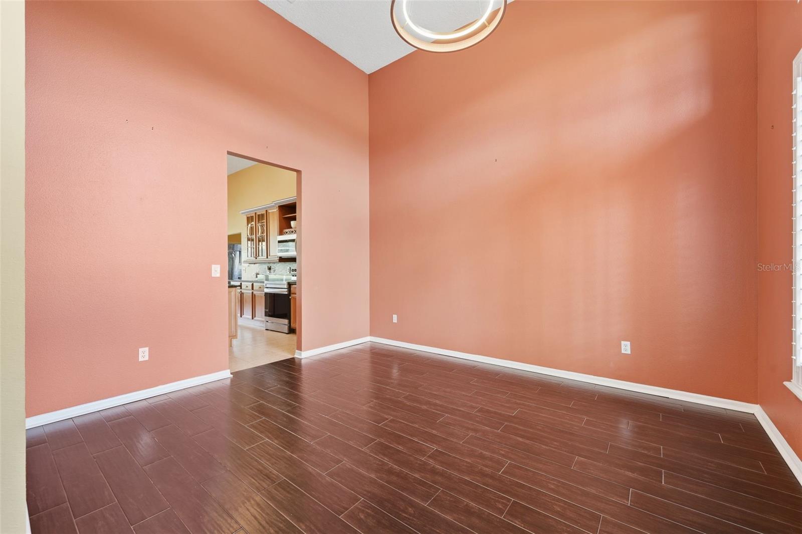 8071 CANYON LAKE CIR