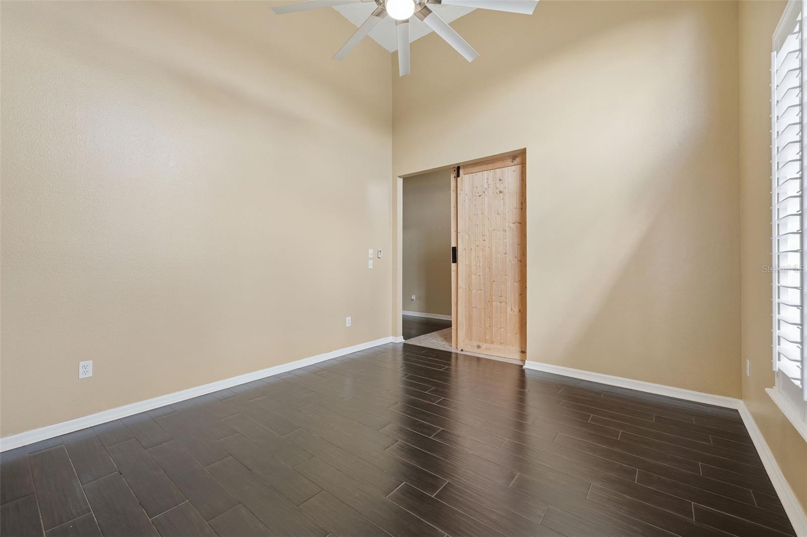8071 CANYON LAKE CIR