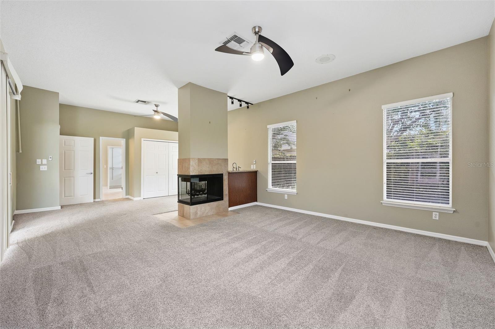 8071 CANYON LAKE CIR