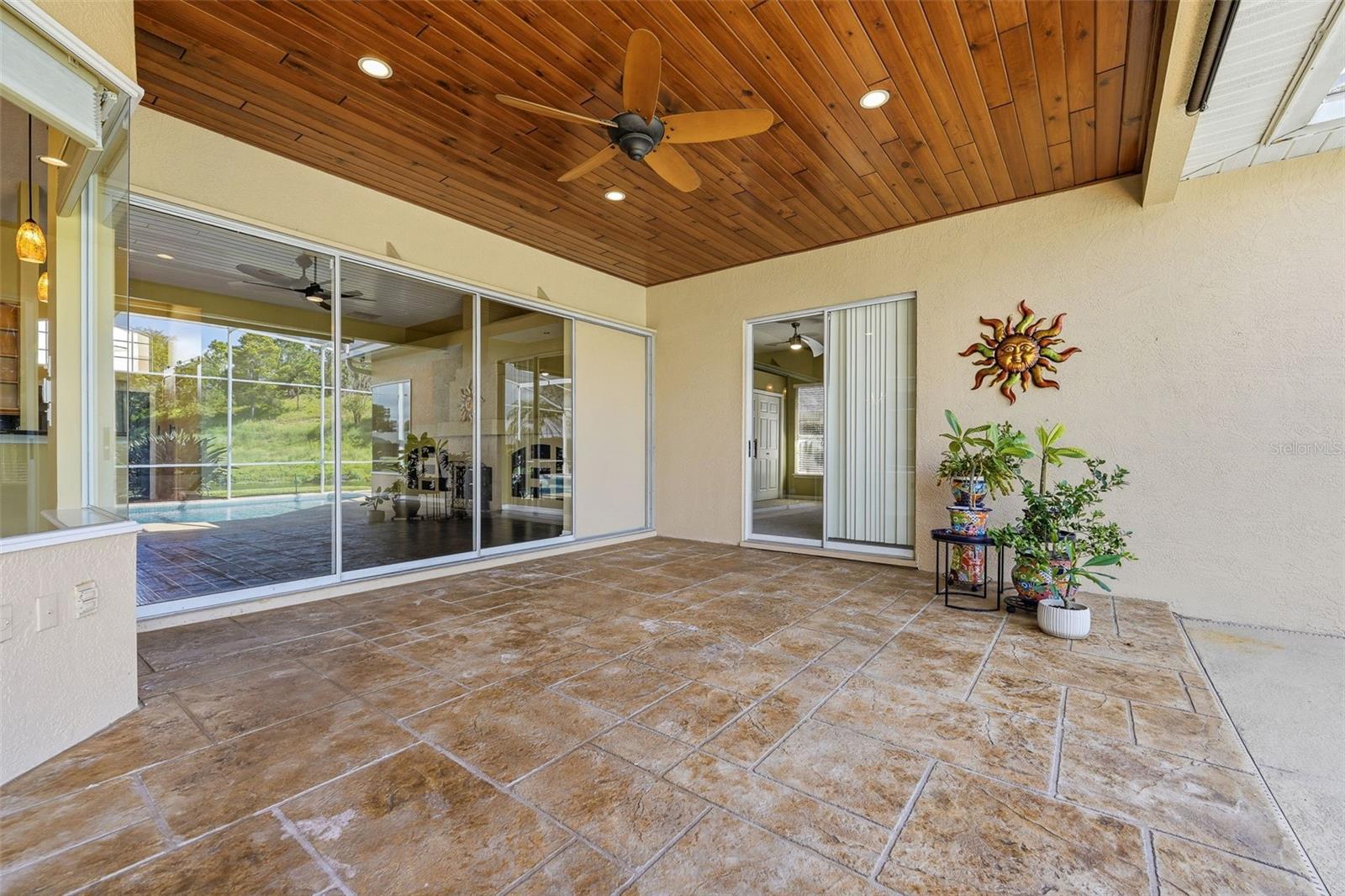 8071 CANYON LAKE CIR