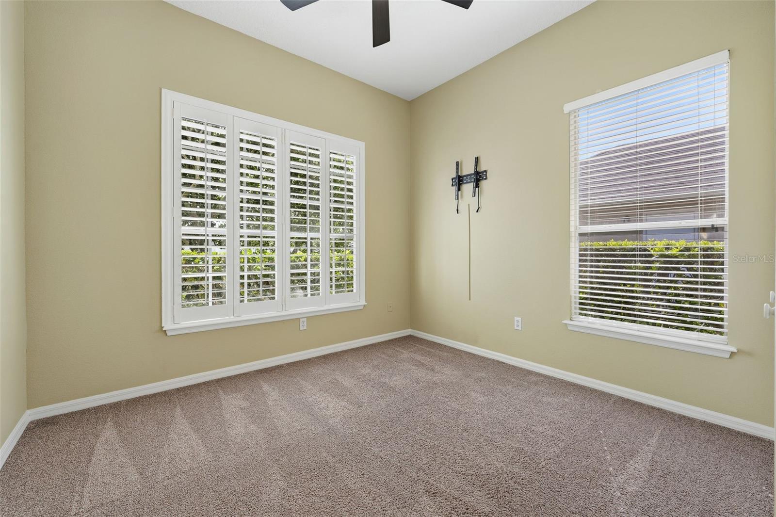 8071 CANYON LAKE CIR