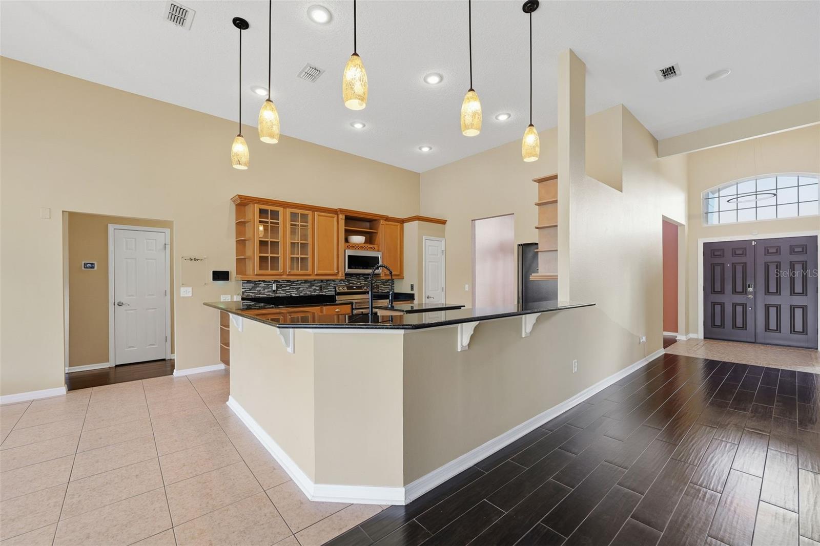 8071 CANYON LAKE CIR