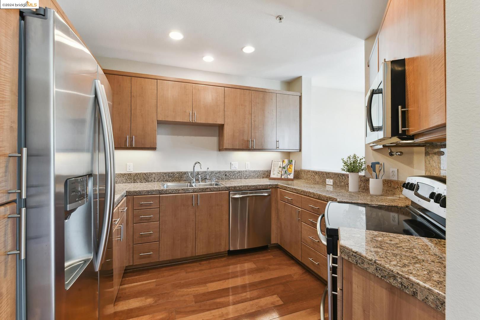 3090 Glascock ST # 309