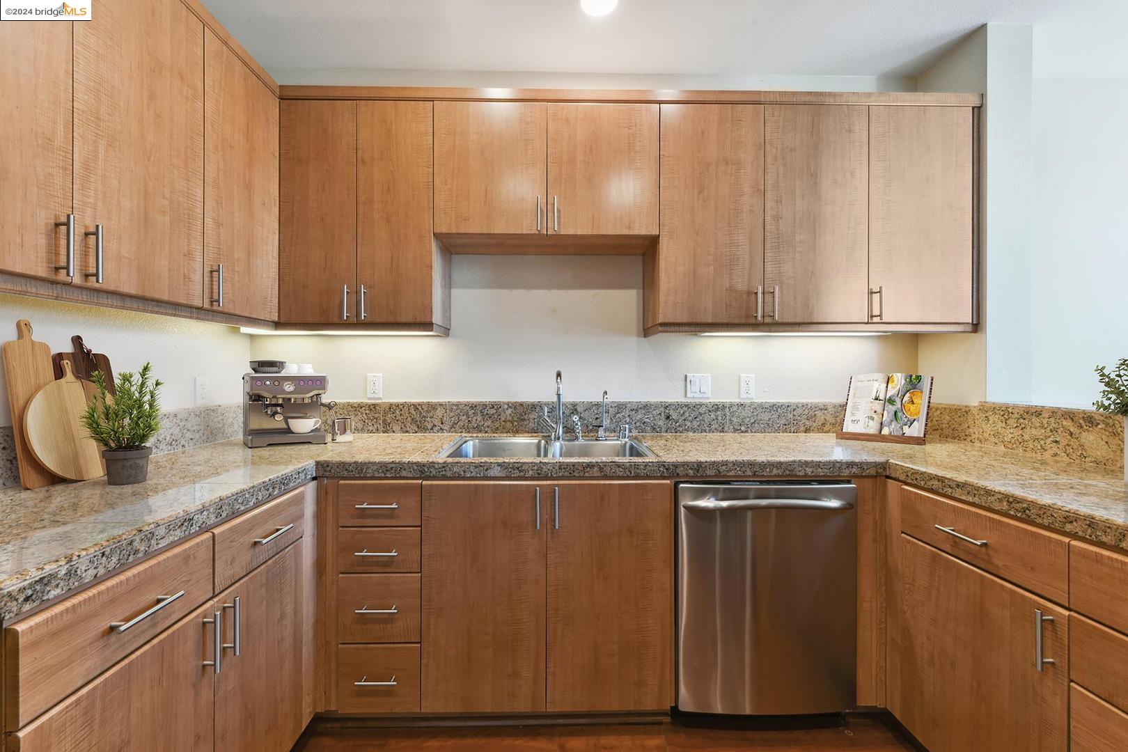 3090 Glascock ST # 309