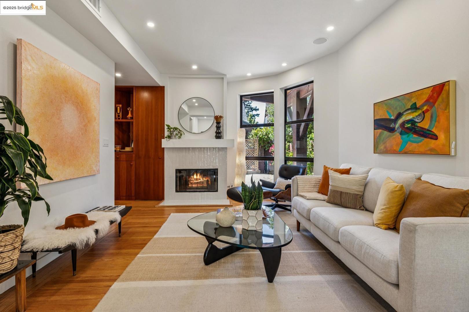 6492 Benvenue AVE # B