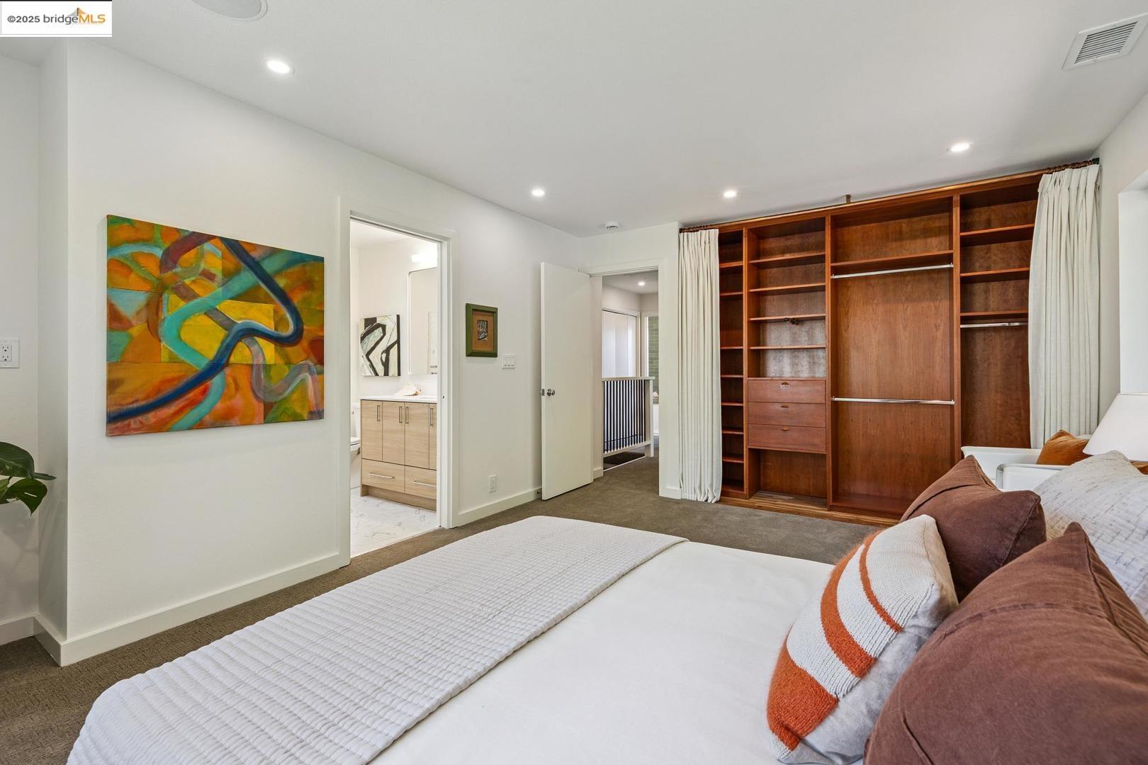 6492 Benvenue AVE # B