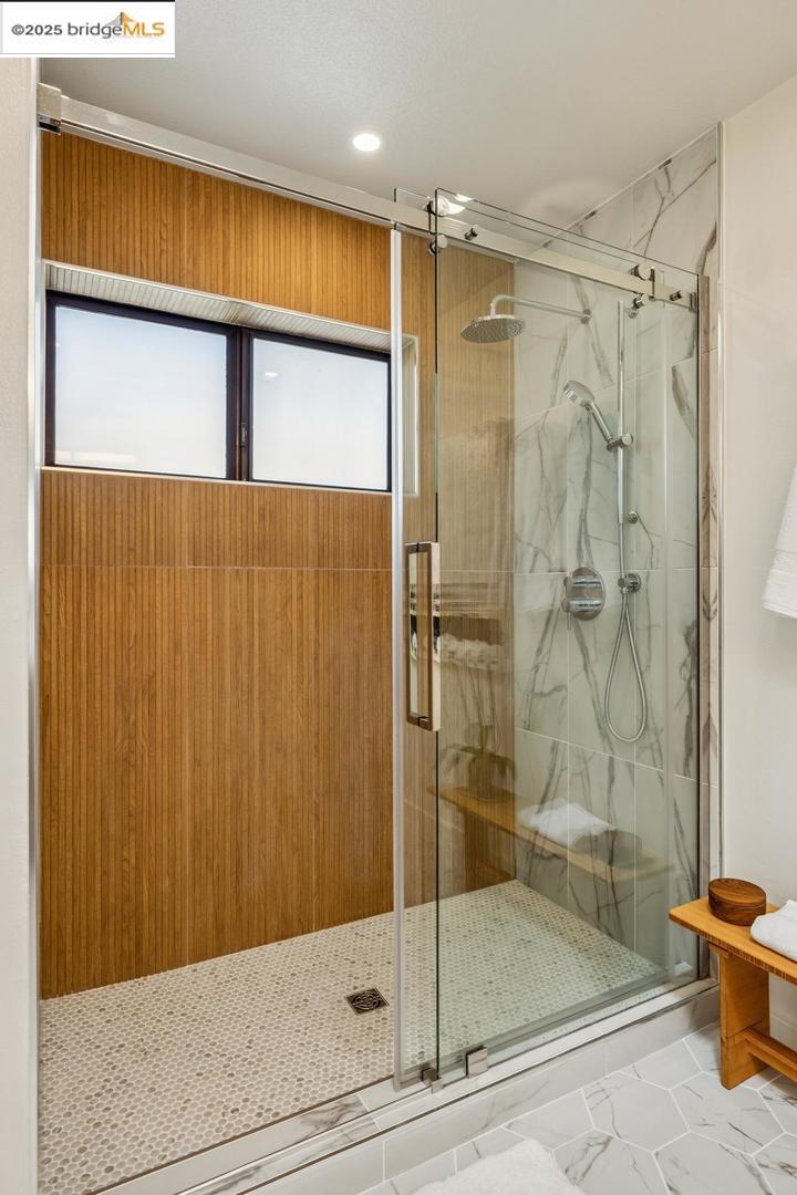 6492 Benvenue AVE # B