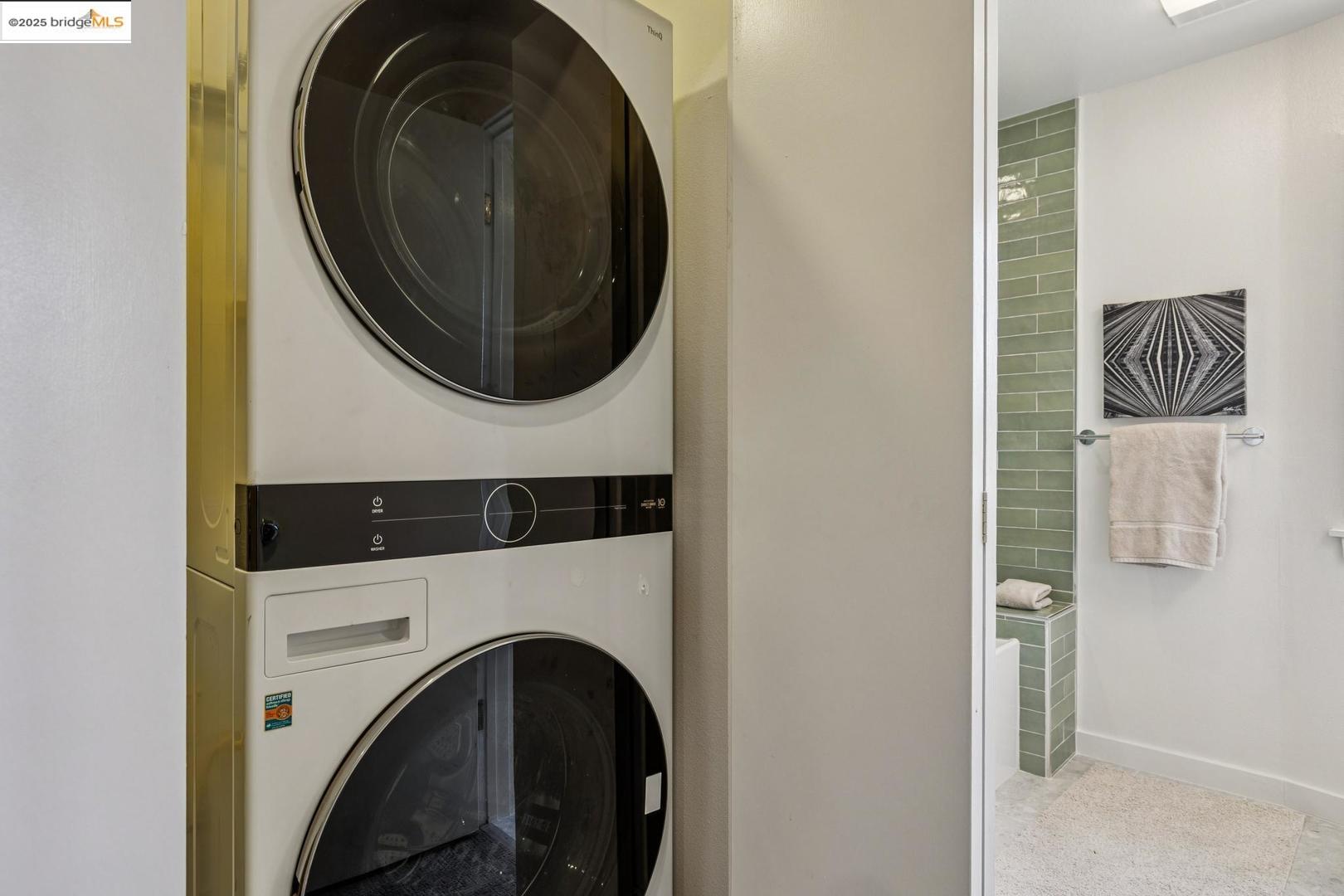 6492 Benvenue AVE # B