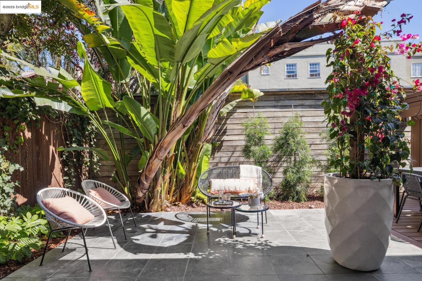 6492 Benvenue AVE # B