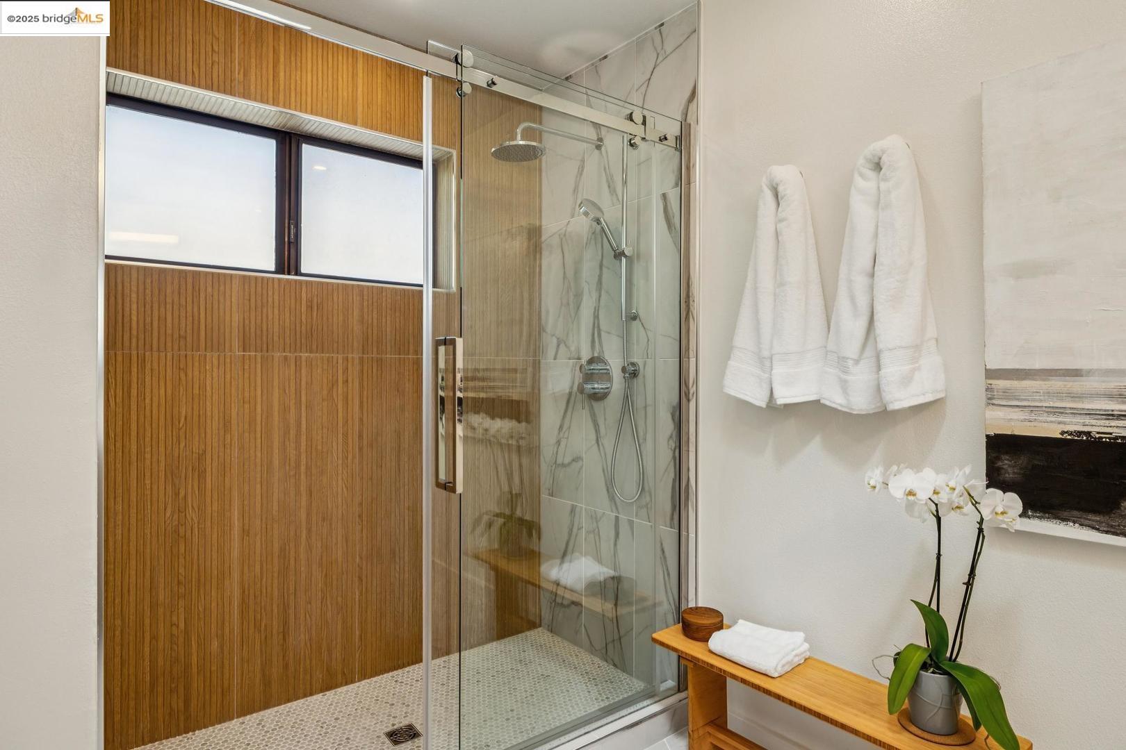 6492 Benvenue AVE # B