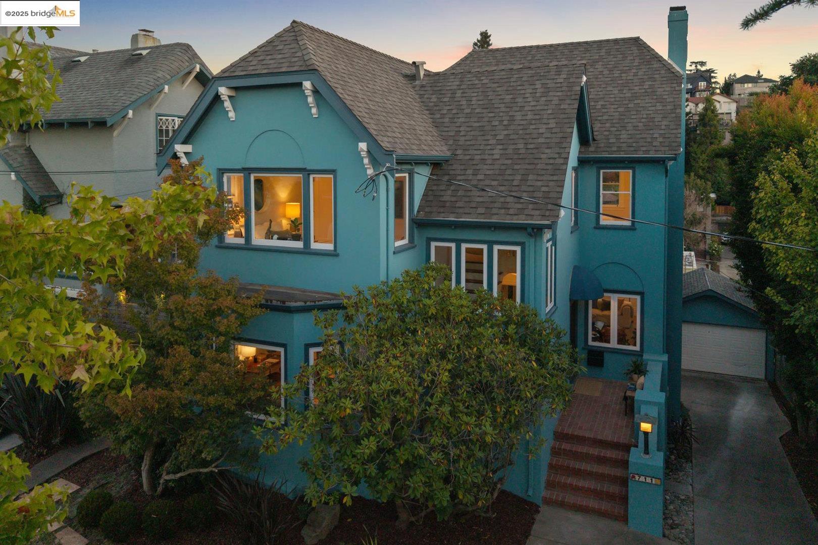 711 Arimo AVE