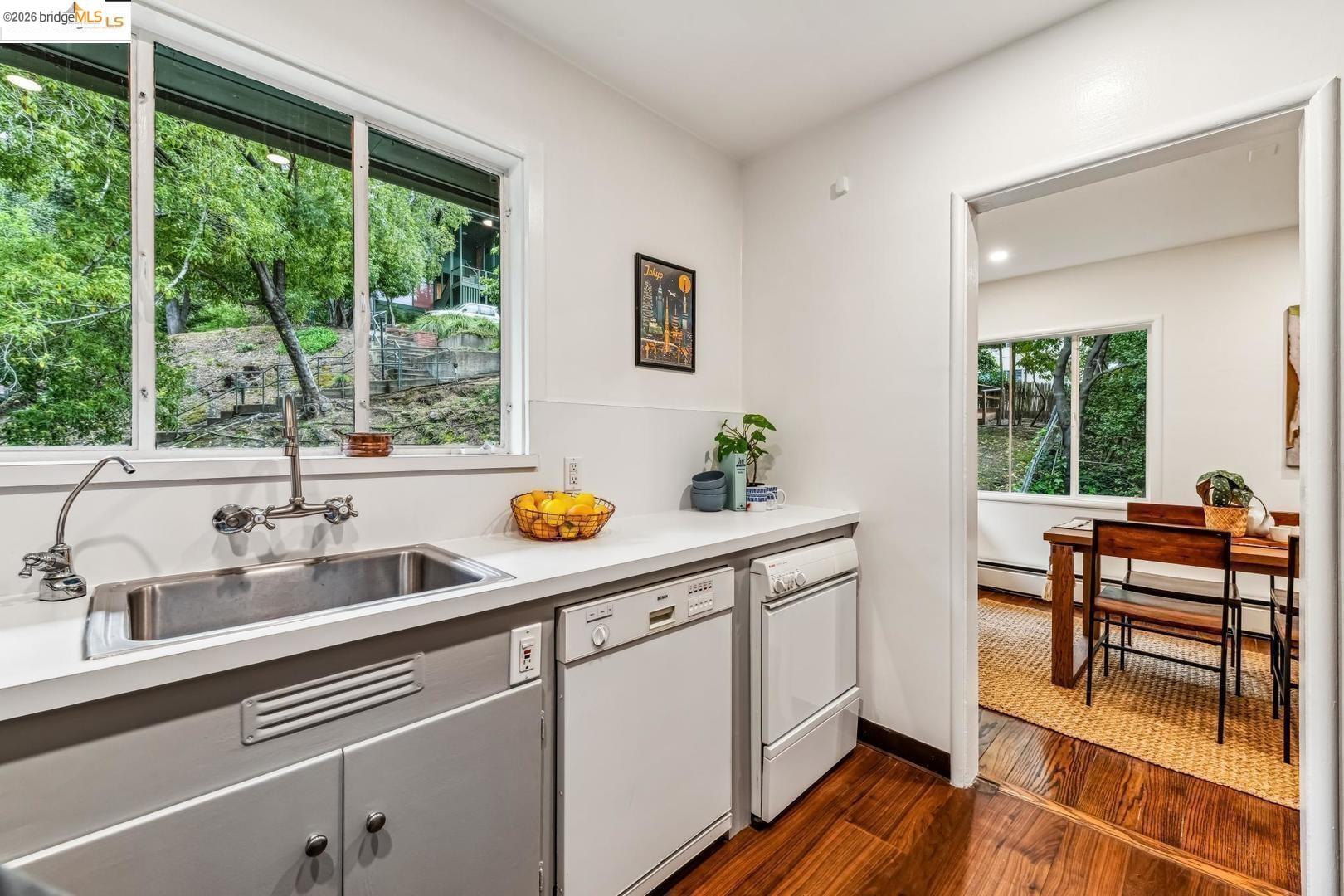 2704 Le Conte AVE # 4