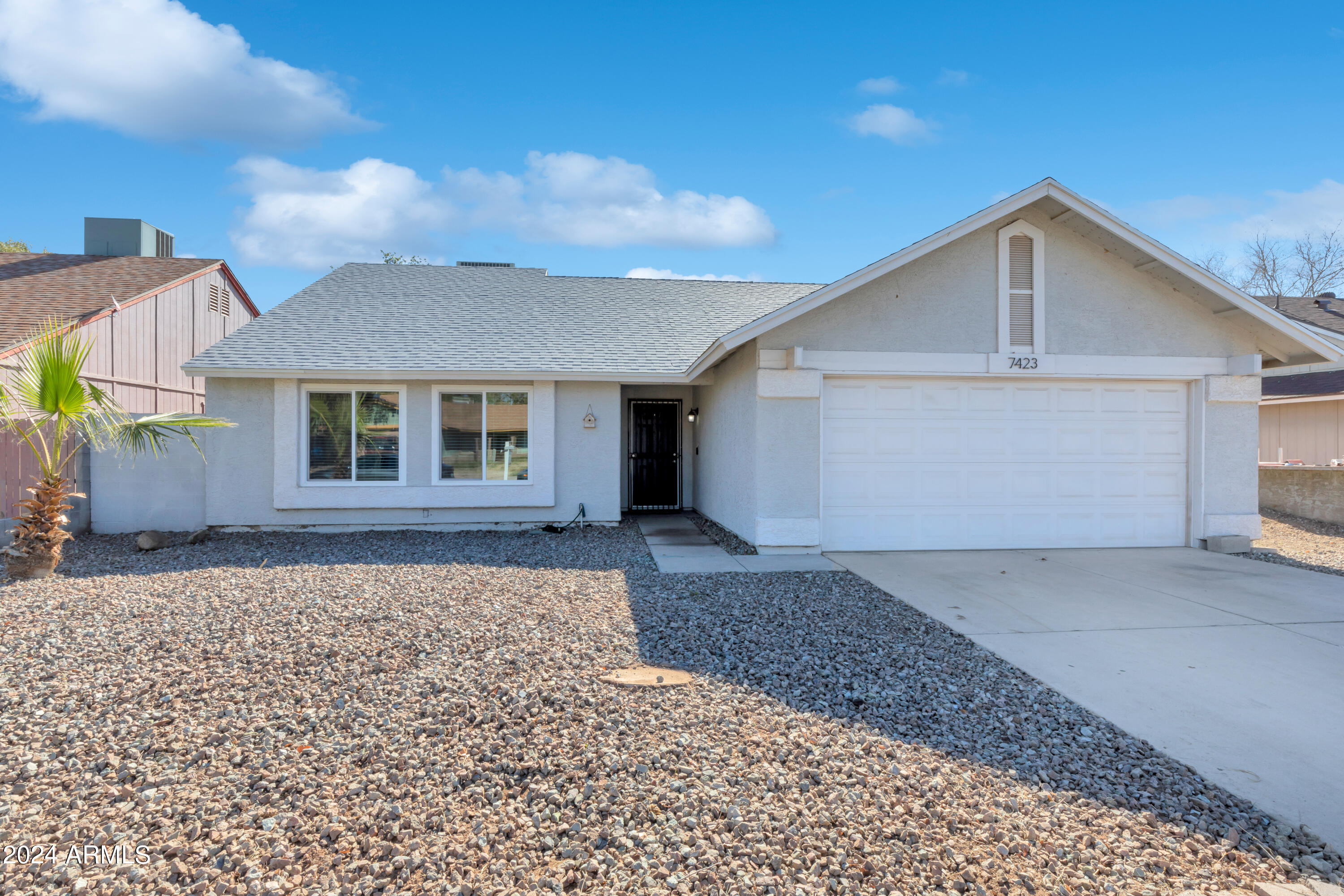 7423 W COOLIDGE Street