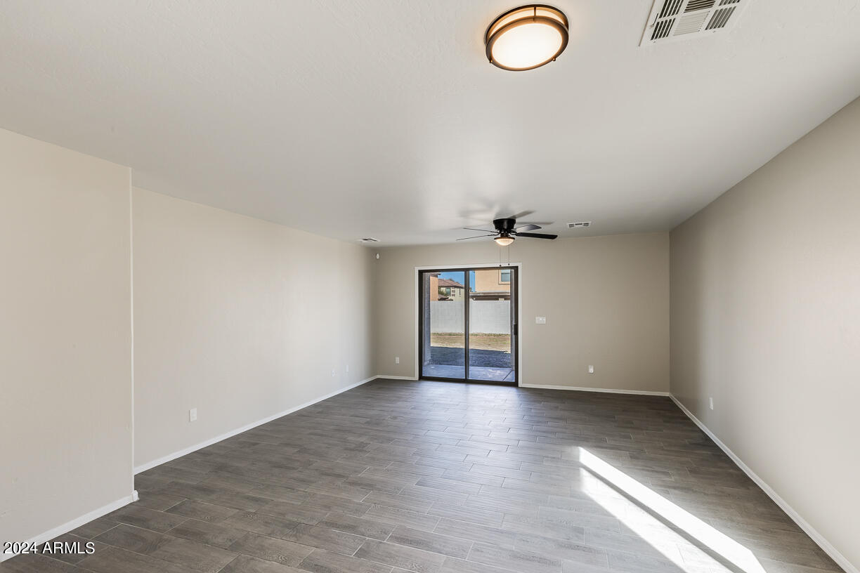 4160 E WHITEHALL Drive