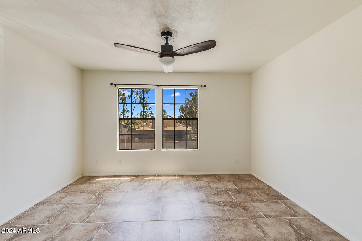 2333 E SOUTHERN Avenue 2070