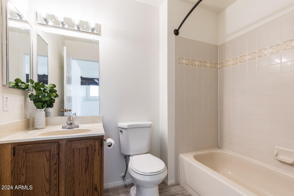 2333 E SOUTHERN Avenue 2070