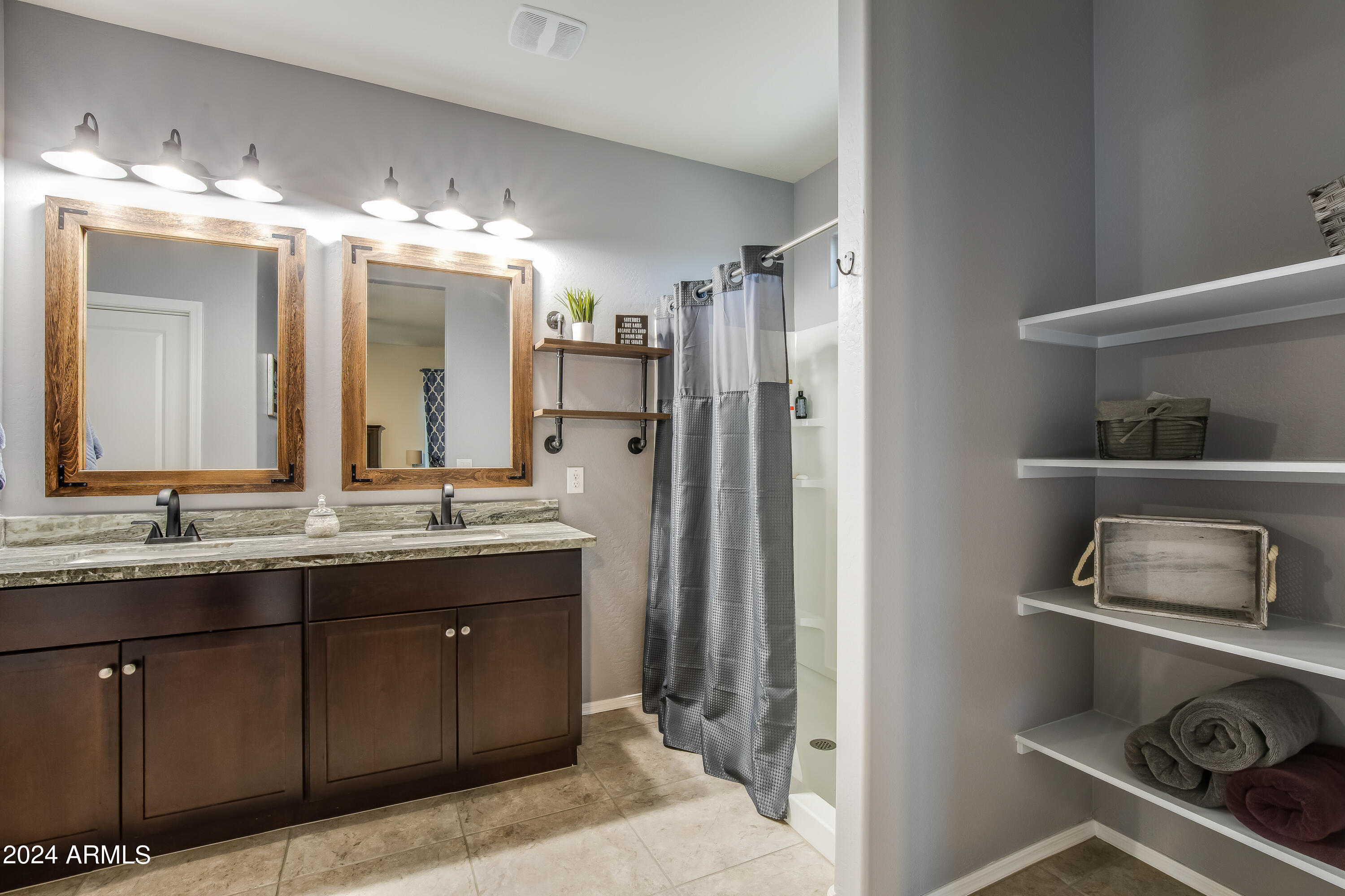 9447 E Alfalfa Drive