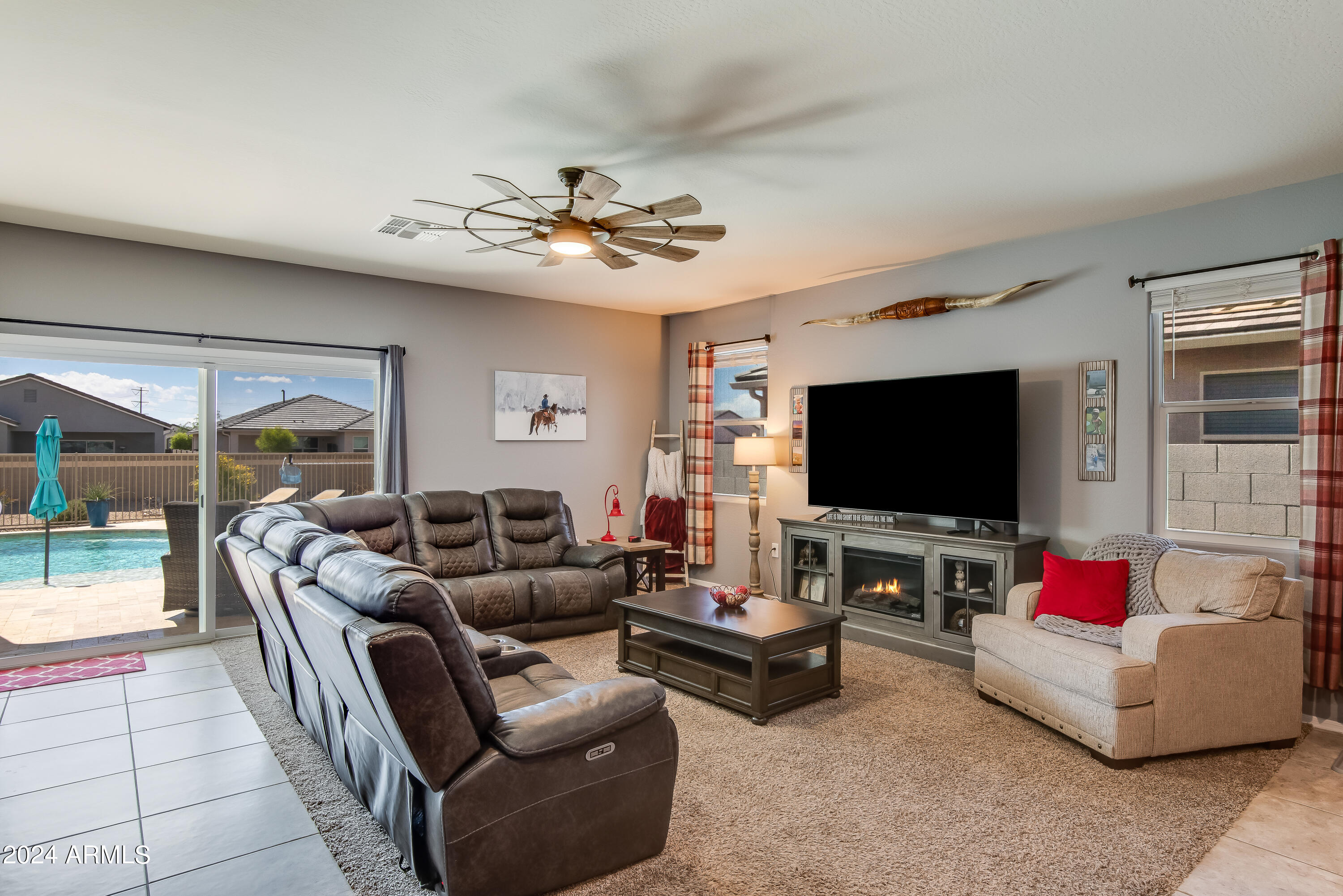 9447 E Alfalfa Drive