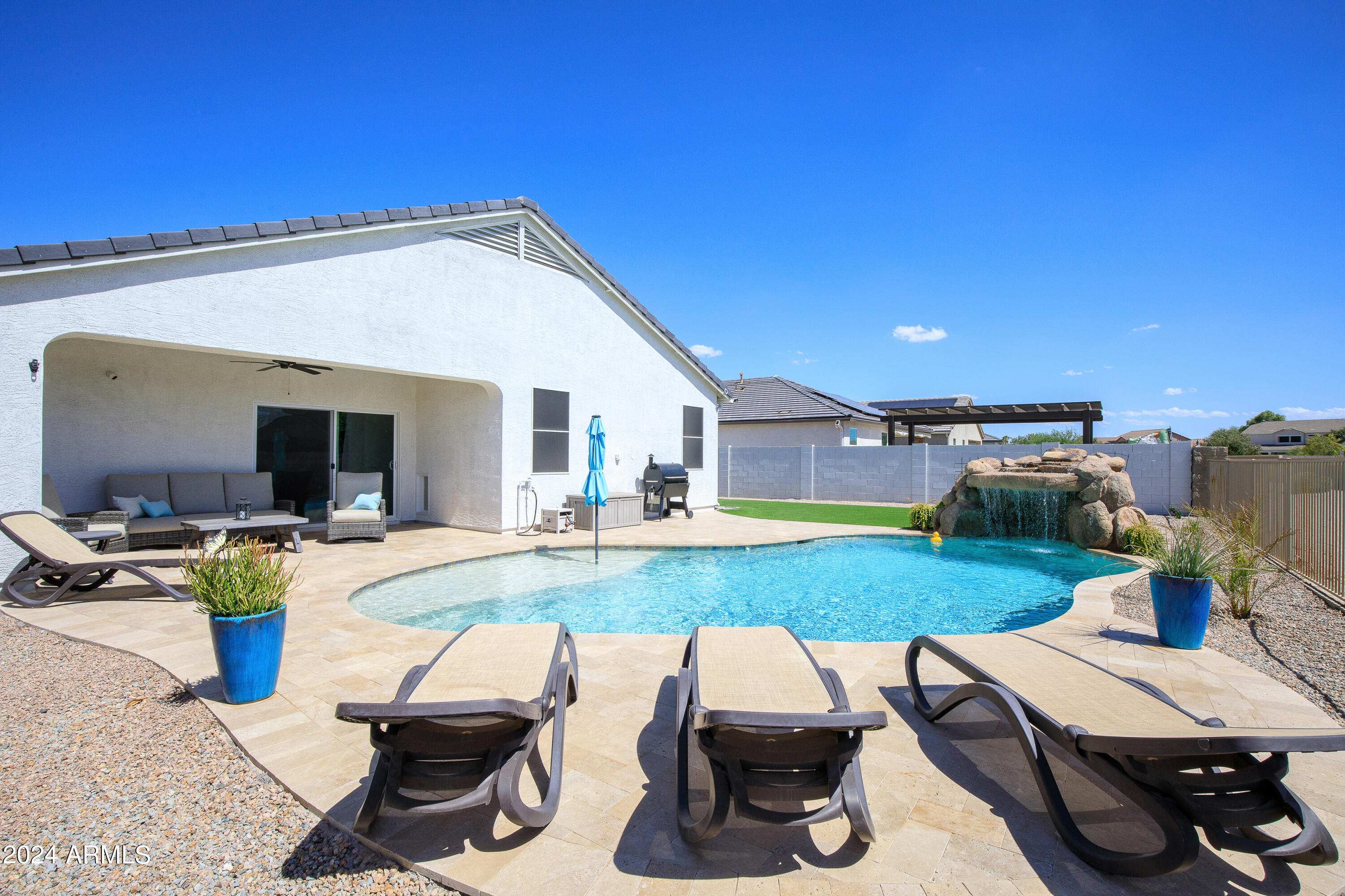 9447 E Alfalfa Drive